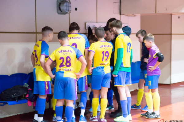 КДЮСШ Переможець 08 - Futsal Uragan Kyiv