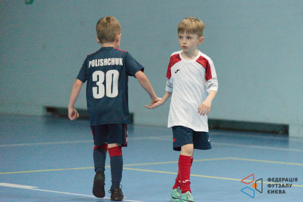 КДЮСШ Чемпіон-3 18' - Чемпіон Дарницька площа 18'