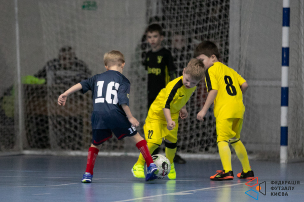 КДЮСШ Чемпіон-3 19' - ДЮСШ Атлет 284 19'