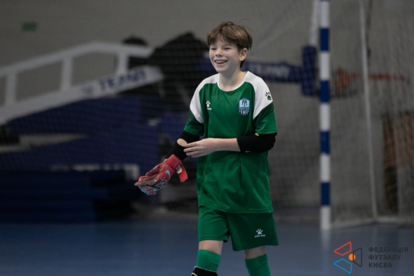 ДЮСШ Дарниця 111 13' - FANTOM 13'