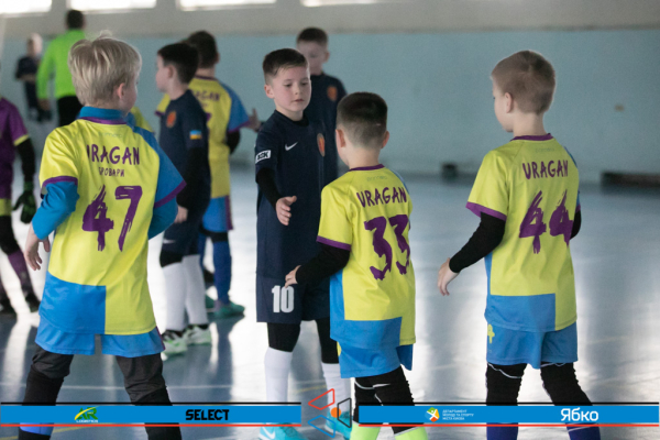 КДЮСШ Чемпіон-3 17' - URAGAN BRO 17'