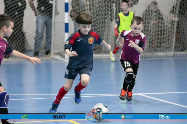 Чемпіон Дарницька площа-2 19' - ФК AlexTeam 19'