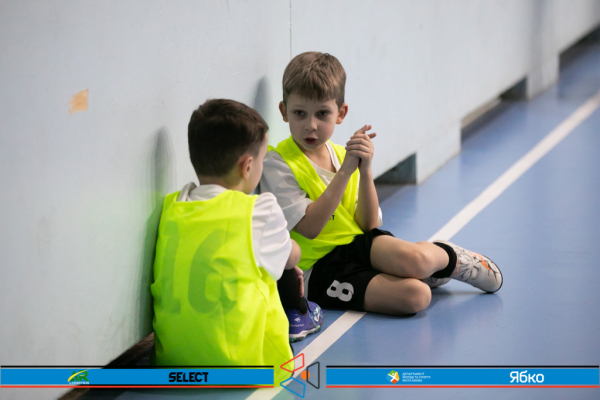 Чемпіон Дарницька площа 18' - СК КНУТД 18'