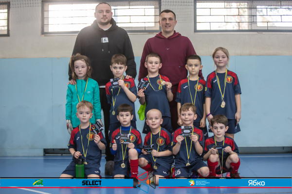 Чемпіон Дарницька площа-2 19' - КДЮСШ Чемпіон-3 19'