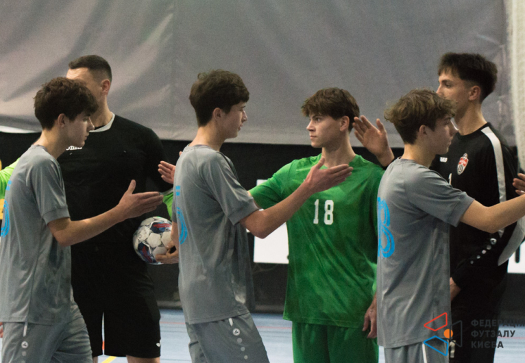 КДЮСШ Переможець 09' - ФК Щасливе 09'