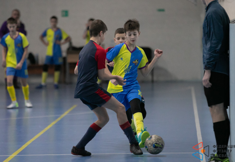 НСК Ураган 13' - Чемпіон Дарницька площа 13'