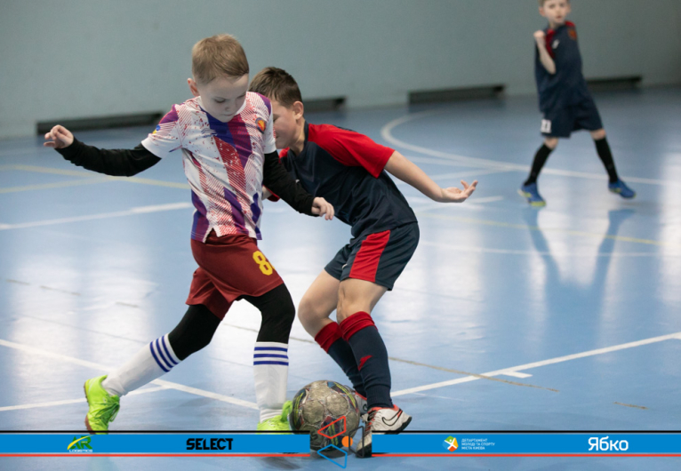 КДЮСШ Чемпіон 17' - Чемпіон Дарницька площа 17'