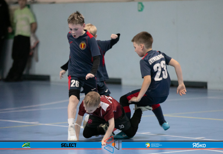 КДЮСШ Чемпіон-2 18' - Saf Chayka 18'