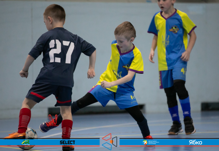 НСК Ураган 19' - КДЮСШ Чемпіон-2 19'