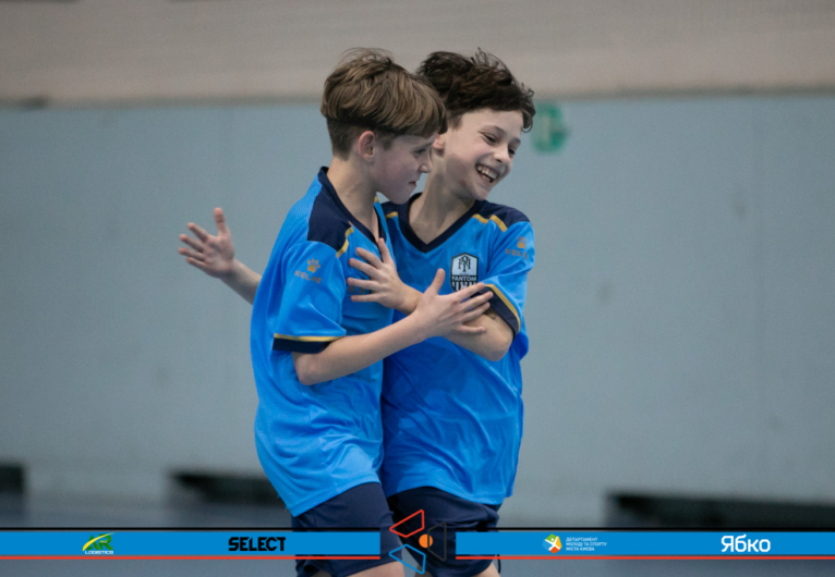 FANTOM 15' - Чемпіон Дарницька площа 15'