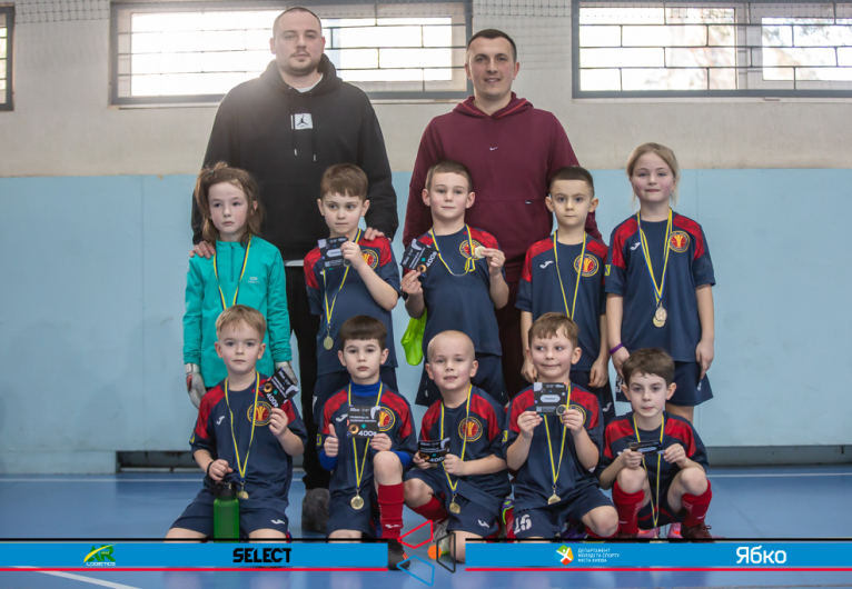 Чемпіон Дарницька площа-2 19' - КДЮСШ Чемпіон-3 19'